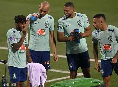 包含马拉加中场因伤将缺席接下来比赛的词条