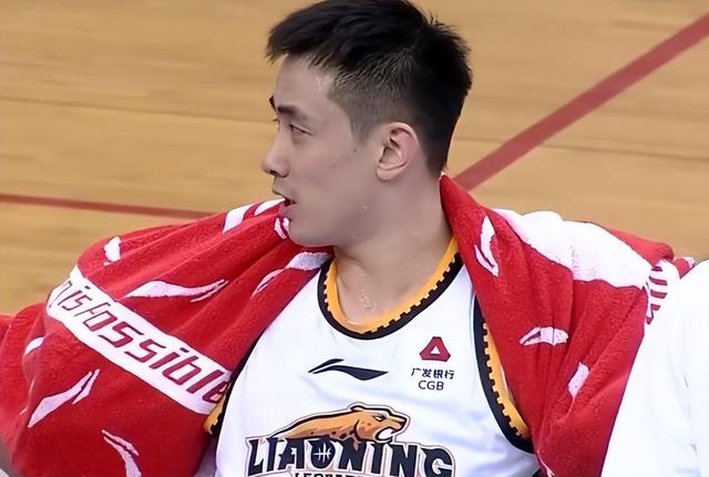 天津男篮主场击败对手，提前锁定季后赛资格的简单介绍