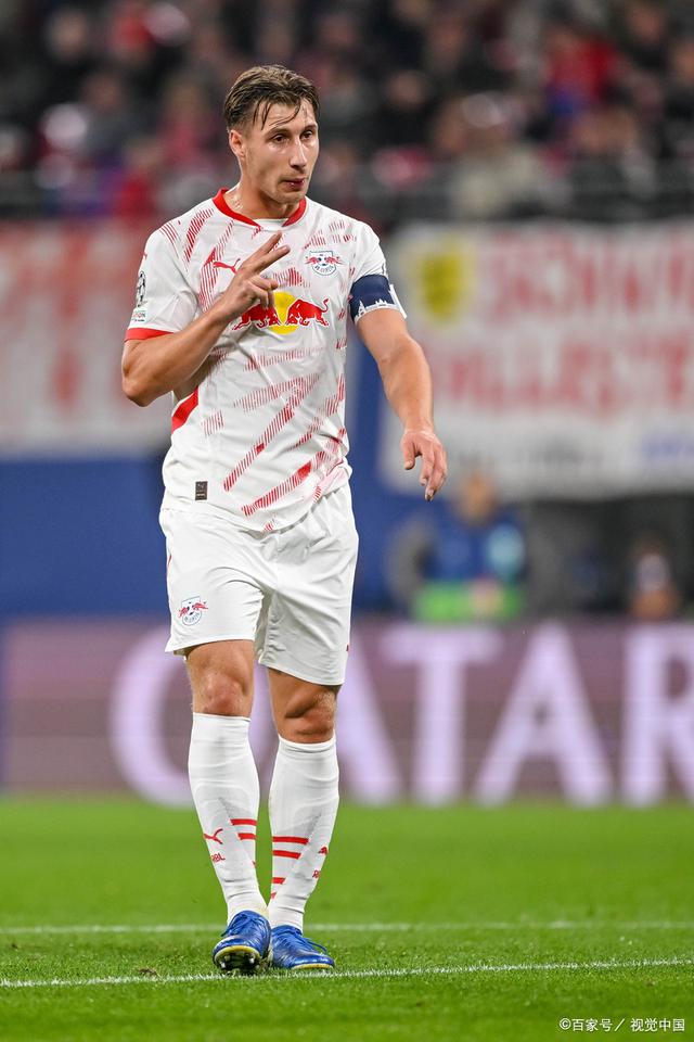 包含RB莱比锡全队表现出色将积分追到榜首身后的词条